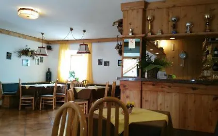 Garni Al Silvestri Vei 酒店 2*