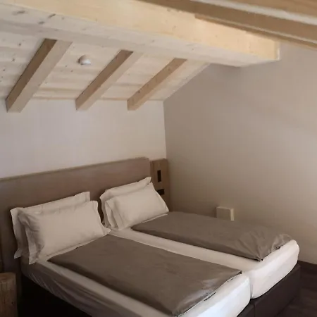 Garni Al Silvestri Vei Otel 2*