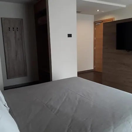 Otel Garni Al Silvestri Vei 2*